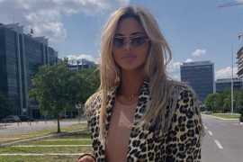 Milica Pavlović pozirala u elegantnoj haljini