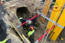 Pljačkaši iskopali tunel ispod banke pa se zaglavili, u pomoć zvali ...