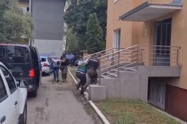 Tužilaštvo traži pritvor za dvojicu policajaca i advokata