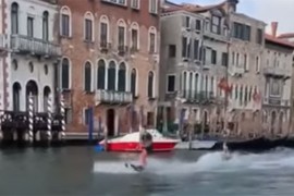 Surfali Velikim kanalom u Veneciji: "Dva prepotentna idiota"