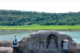 Suša u Kini otkrila tri budistička kipa