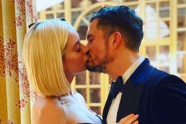 Keti Peri ne izlazi iz vode, dok Orlando Blum i na odmoru kleše tijelo