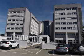 Sletio autom s puta, prebačen na UKC RS
