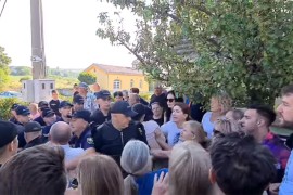 Protest u Livnu: Demonstranti tvrde da je policija tukla žene i djecu