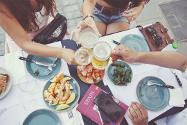 Bonton u Španiji: Gdje s rukama za stolom i kad se pije pivo