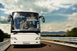 Drama u autobusu: Galamio i lupao pa nasrnuo na vozača tokom vožnje