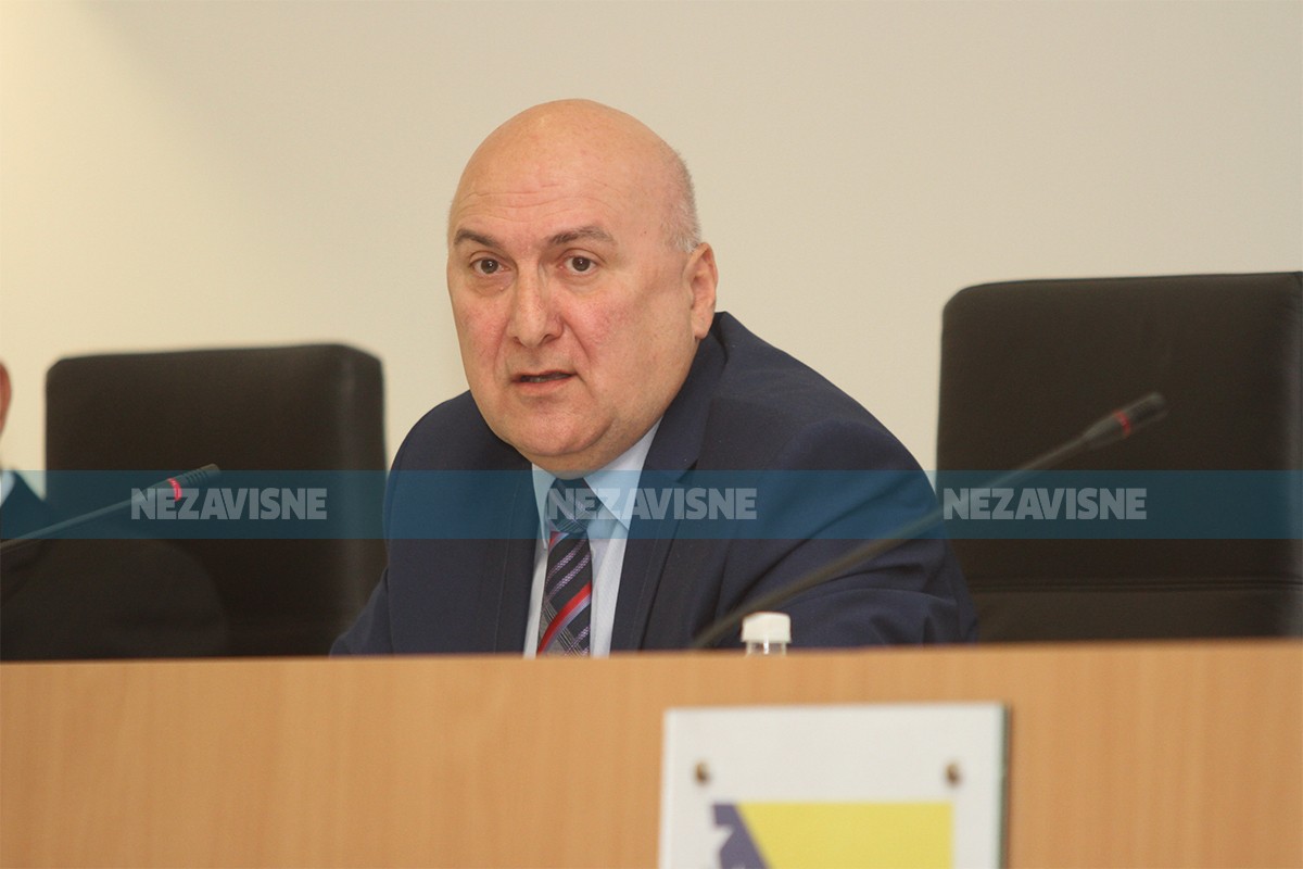 Član CIK-a Vlado Rogić teško povrijeđen u saobraćajnoj nezgodi