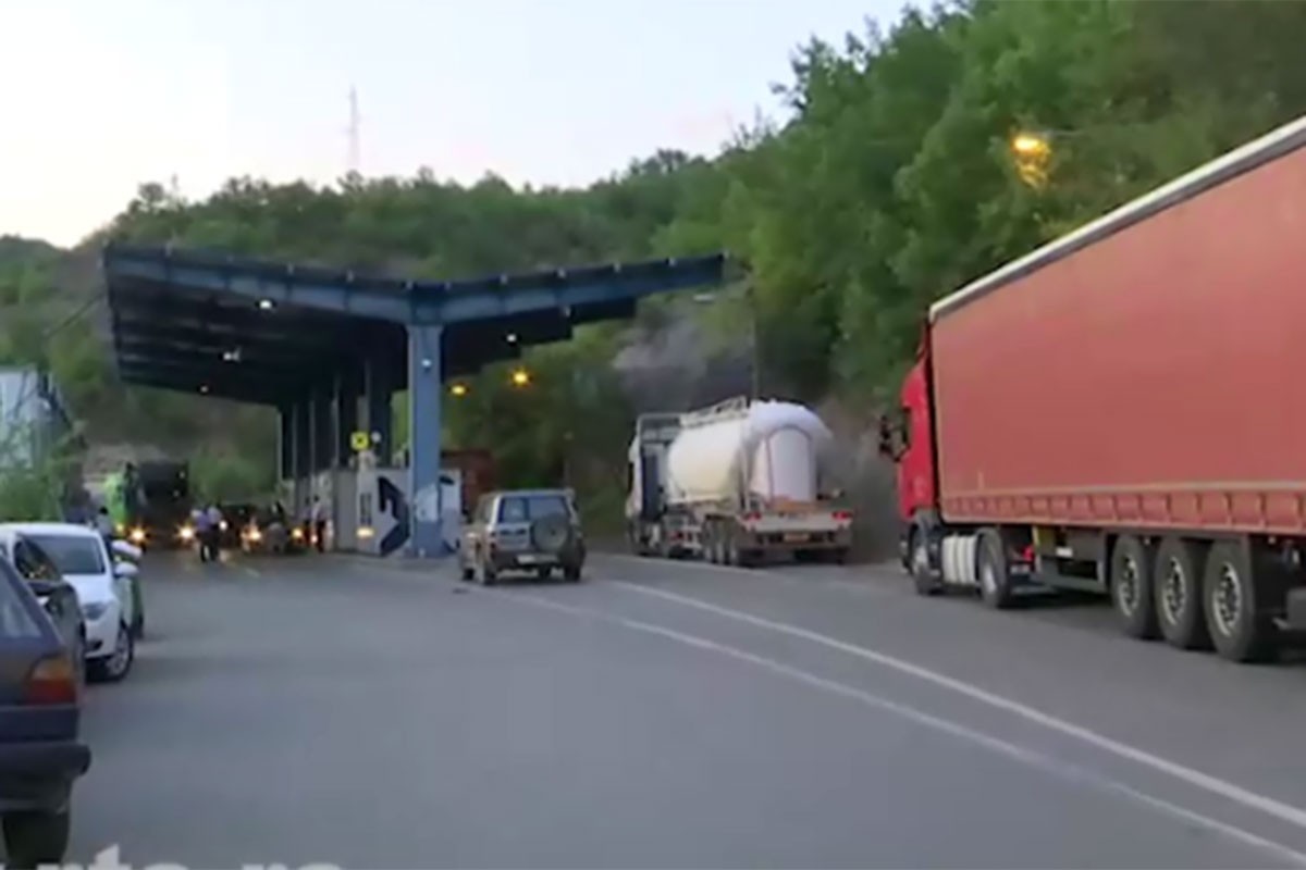 Uspostavljen saobraćaj na Jarinju