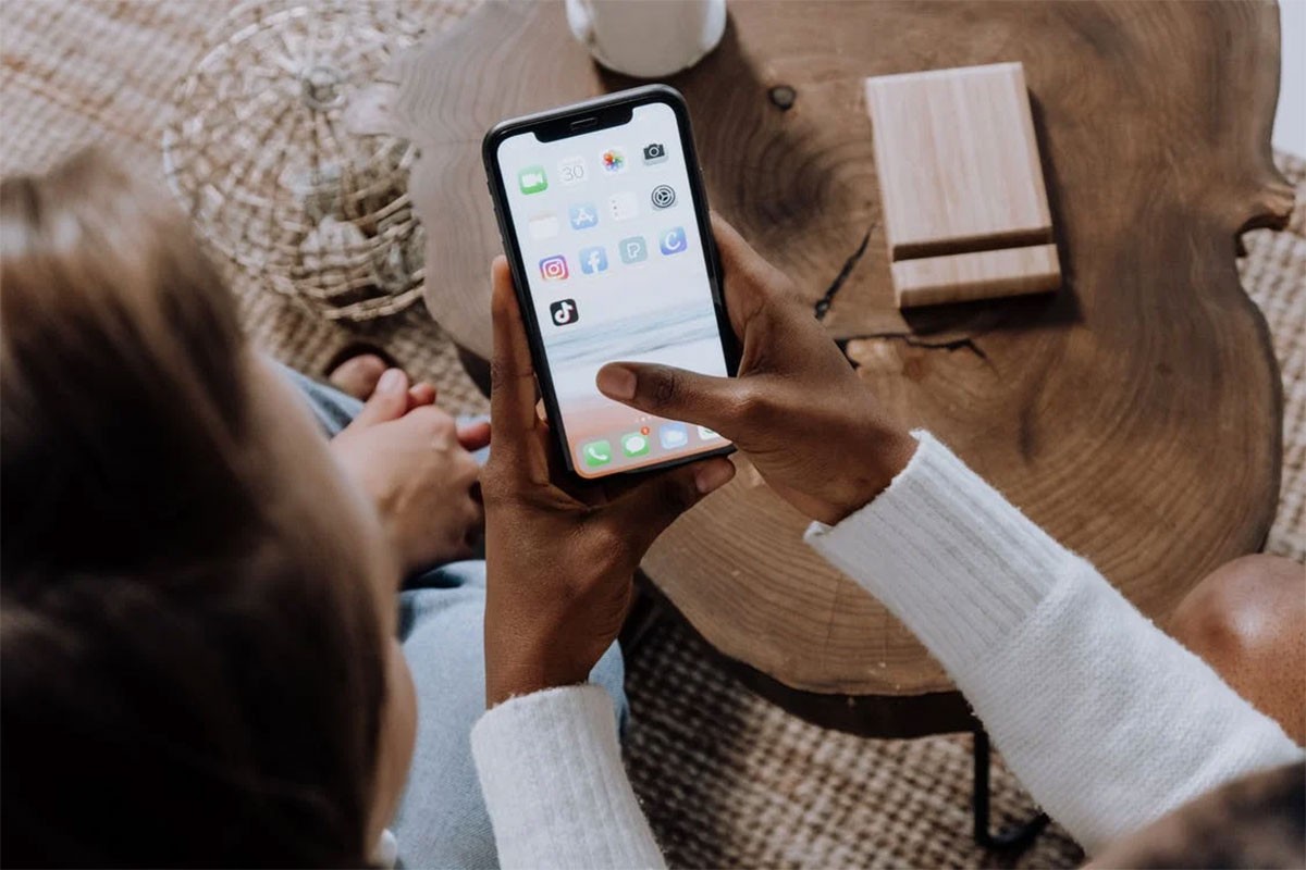Veliki broj mladih internet pretražuje preko TikToka i Instagrama