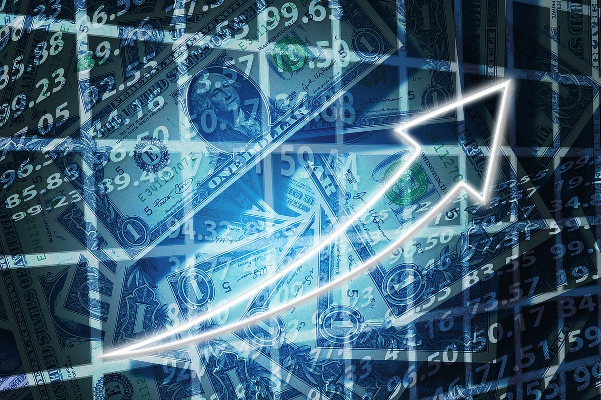 Dolar se oporavlja od oštrog pada, evro postojan