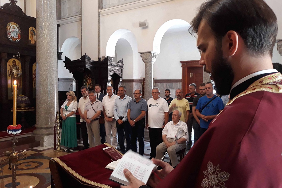 U Banjaluci služn parastos za srpske žrtve "Oluje"