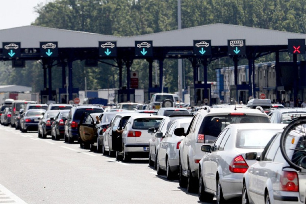 Gužva na Batrovcima, na izlaz iz Srbije čeka se tri časa