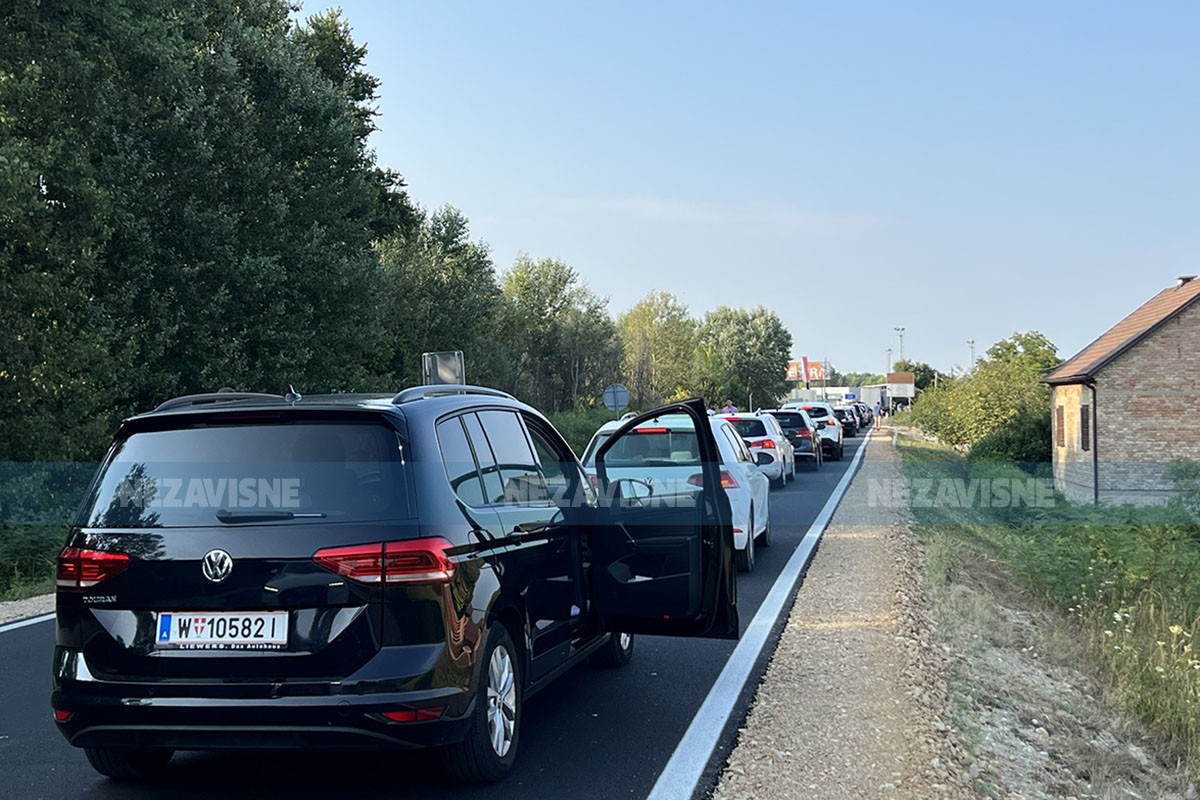 Gužva prema Crnoj Gori i Hrvatskoj