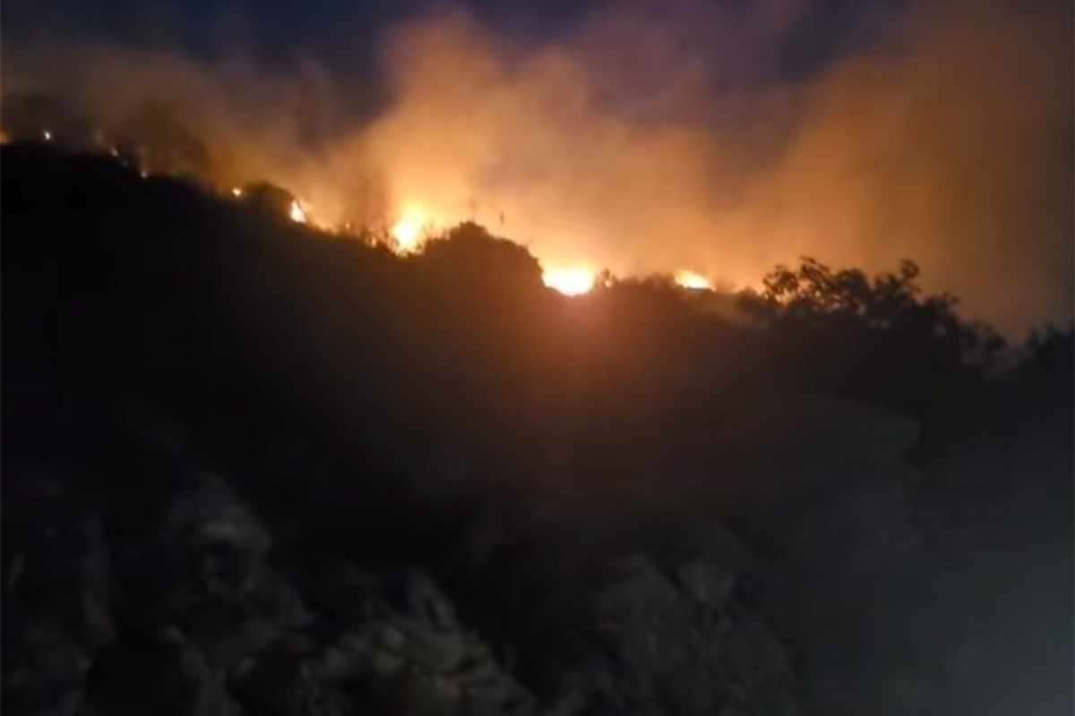 Požar u Popovom polju, vatra na nepristupačnom terenu