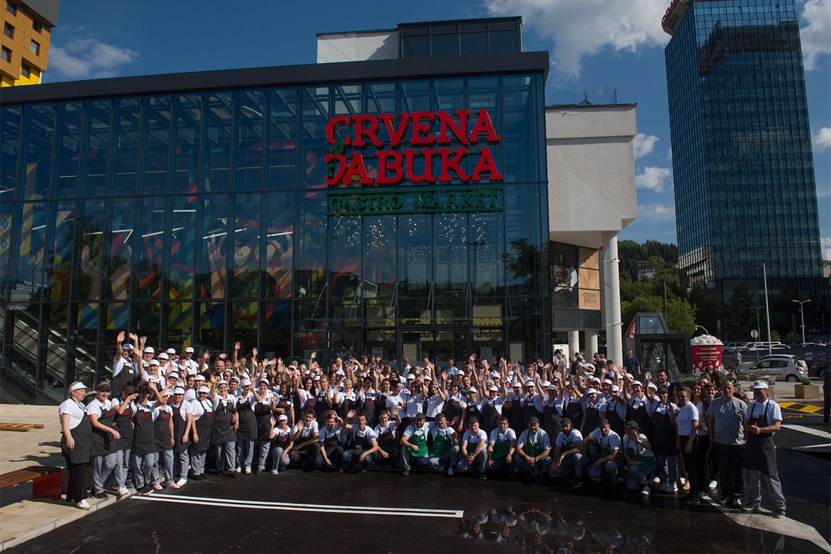 Gastro market Crvena jabuka u srcu Sarajeva - za ljubitelje dobrih zalogaja i pića