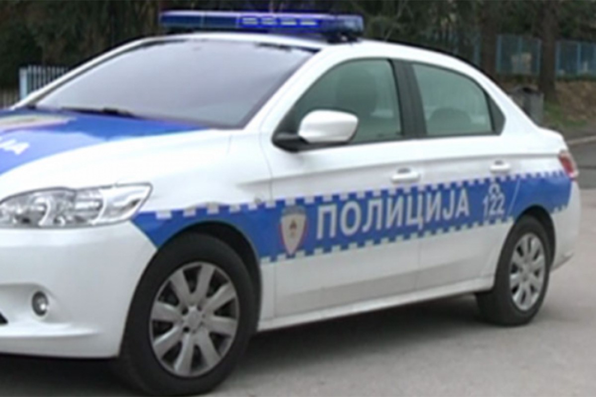 Na Palama zapaljen kombi