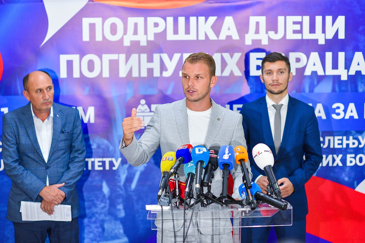 Nezaposlenoj djeci poginulih boraca pomoć od 1.000 KM