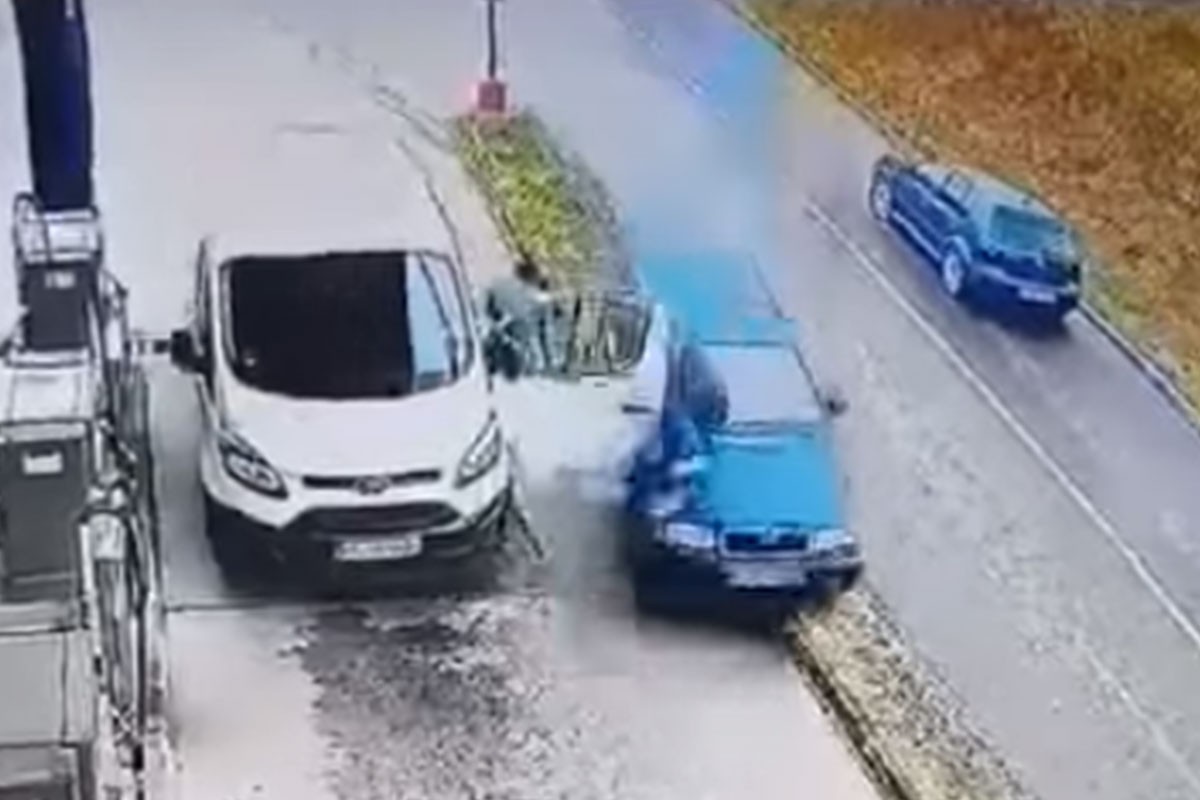 Autom udarila radnika na benzinskoj pumpi (Uznemirujući video)