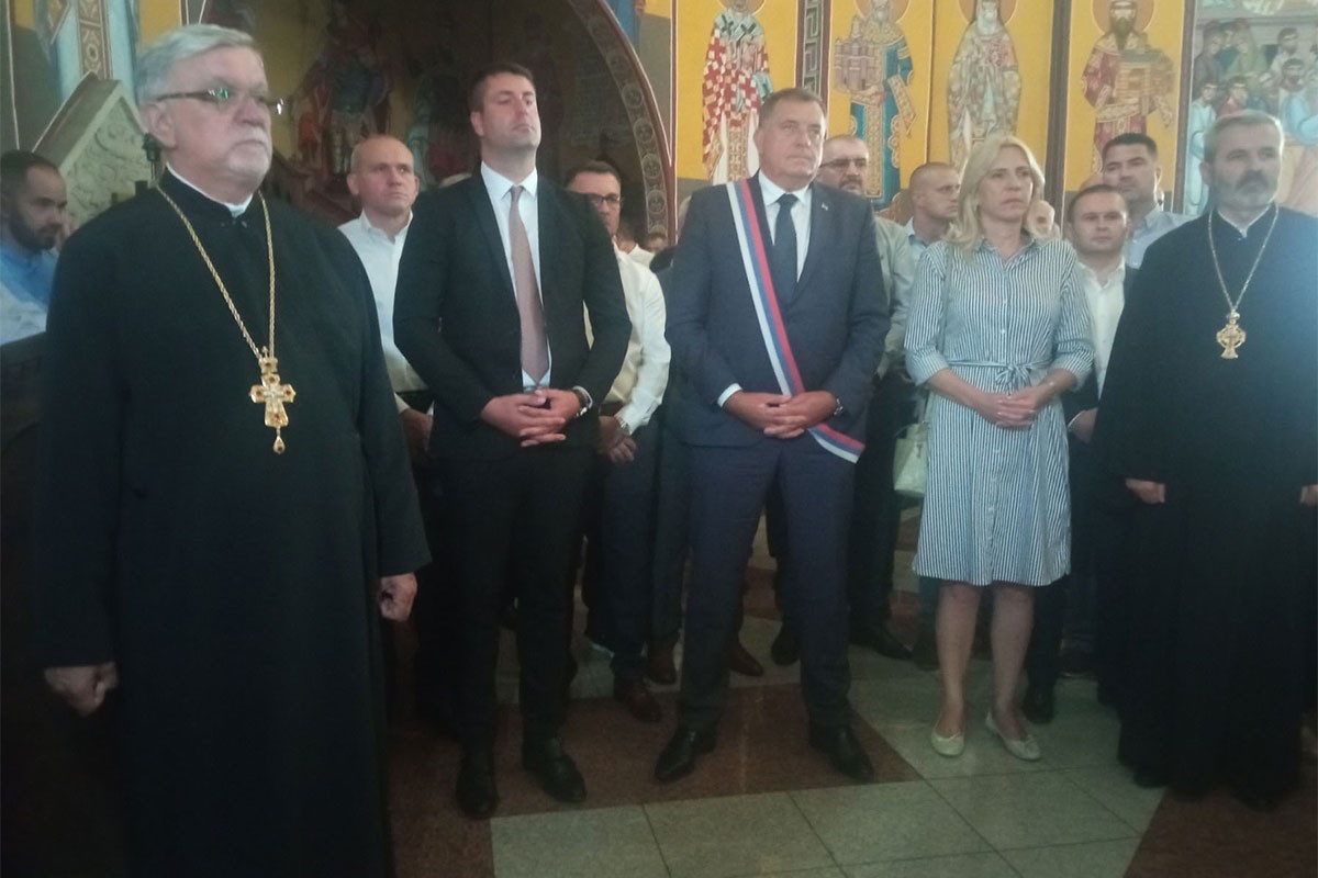 Hram u Pofalićima obilježio krsnu slavu, Dodik kum