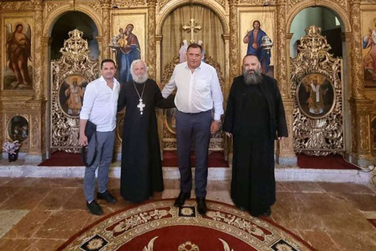 Dodik posjetio hramove u Mitropoliji crnogorsko-primorskoj