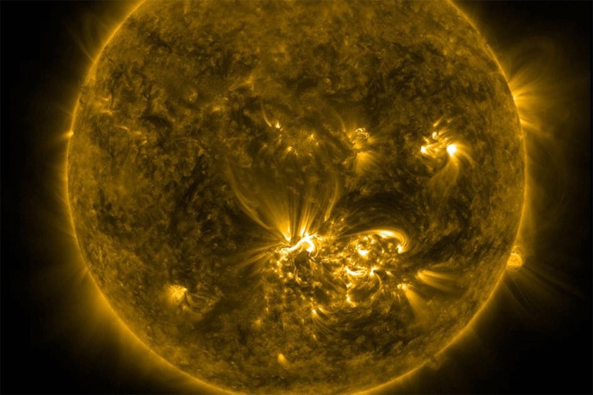 Prema Zemlji jure snažne solarne baklje