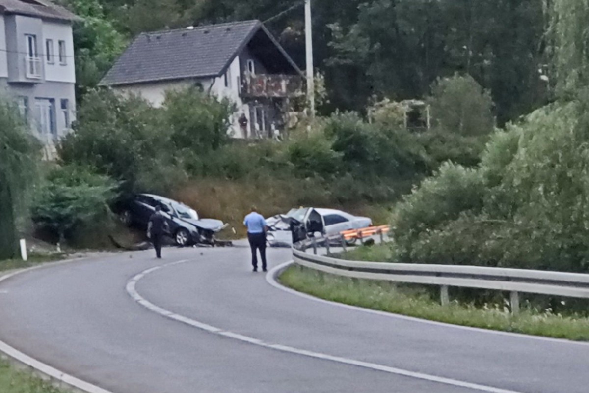 Detalji nesreće kod Prijedora: Poginuo vozač, među povrijeđenima i djeca