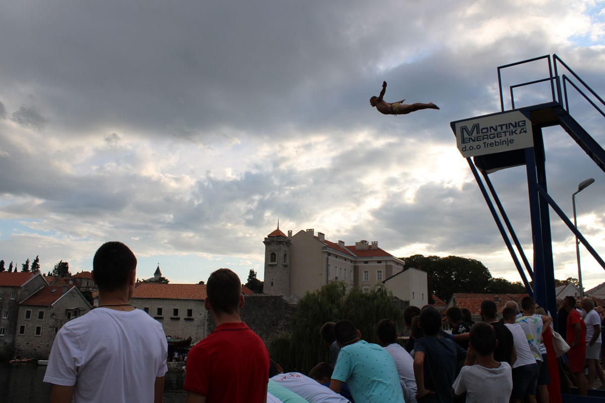 Užičanin Aleksandar Aleksić pobjednik skokova s mosta u Trebinju