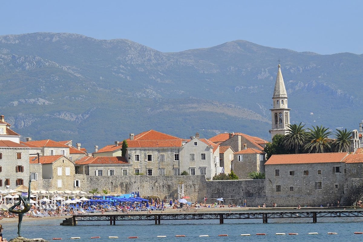 Ministarstvo o masovnom trovanju turista u Budvi: Neprekidno pratimo situaciju