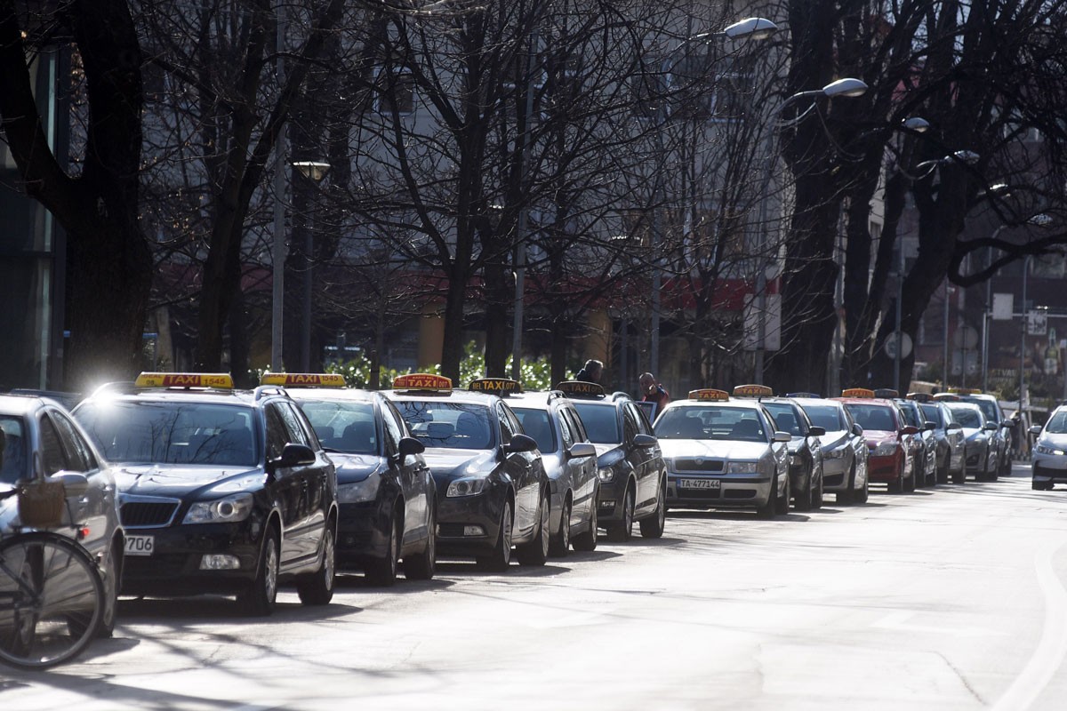 Dozvolu da vozi taksi u Banjaluci čeka 227 kandidata