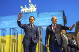 Makron i Šolc zajedno "čiste" region