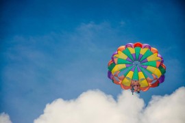 Dvojac nestao tokom spuštanja paraglajderom