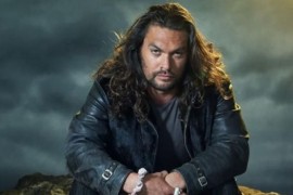 Džejson Momoa se ošišao pa tetovirao glavu