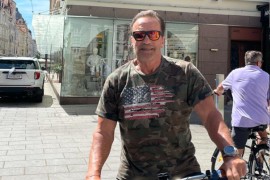 Švarceneger uživa u šamaranju žena