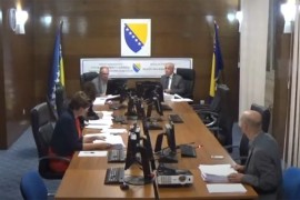 CIK BiH kaznio tri stranke: Pirićeva uporedila Izetbegovićev plakat ...