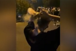 Borba žena u Iranu zbog hidžaba: Djevojka vezala kosu, policija ...