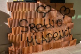 Zazidali mladoženju da se ne bi predomislio