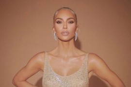 Kim Kardašijan zbog uske haljine skakala po stepenicama