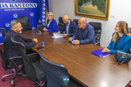 Škole će dobiti 600 laptopa