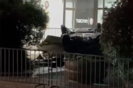 Drama ispred Poljuda: Auto sa velike visine pao na krov, troje teško ...