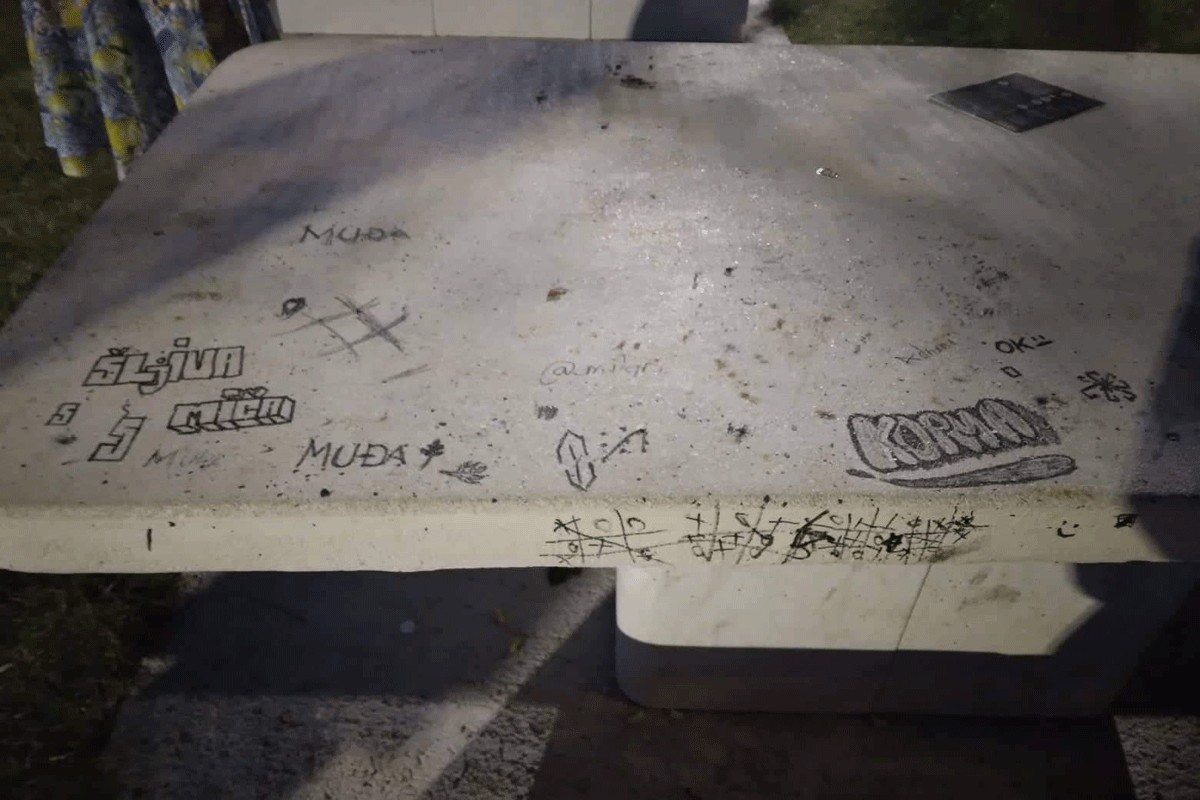 Nesavjesni pojedinci uništavaju novu plažu u Srpskim toplicama
