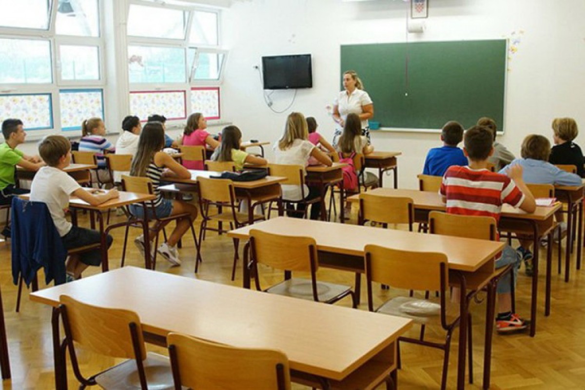Egzodus prosvjetnih radnika, odlaze trbuhom za kruhom