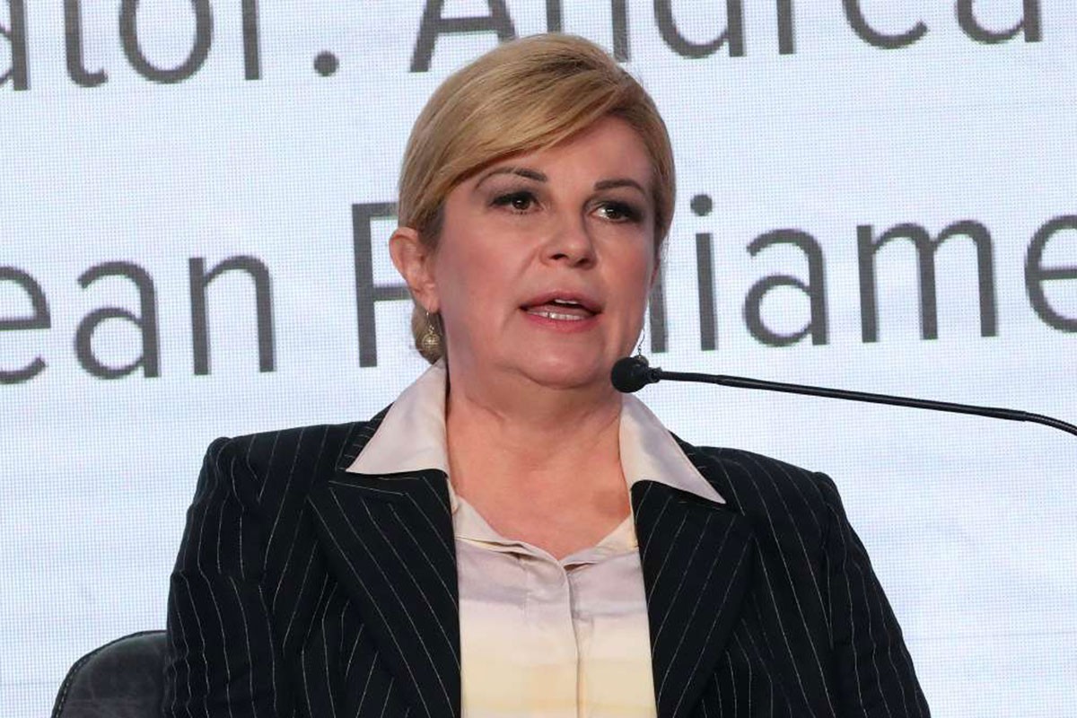 Grabar-Kitarović: BiH treba dobiti status kandidata za EU
