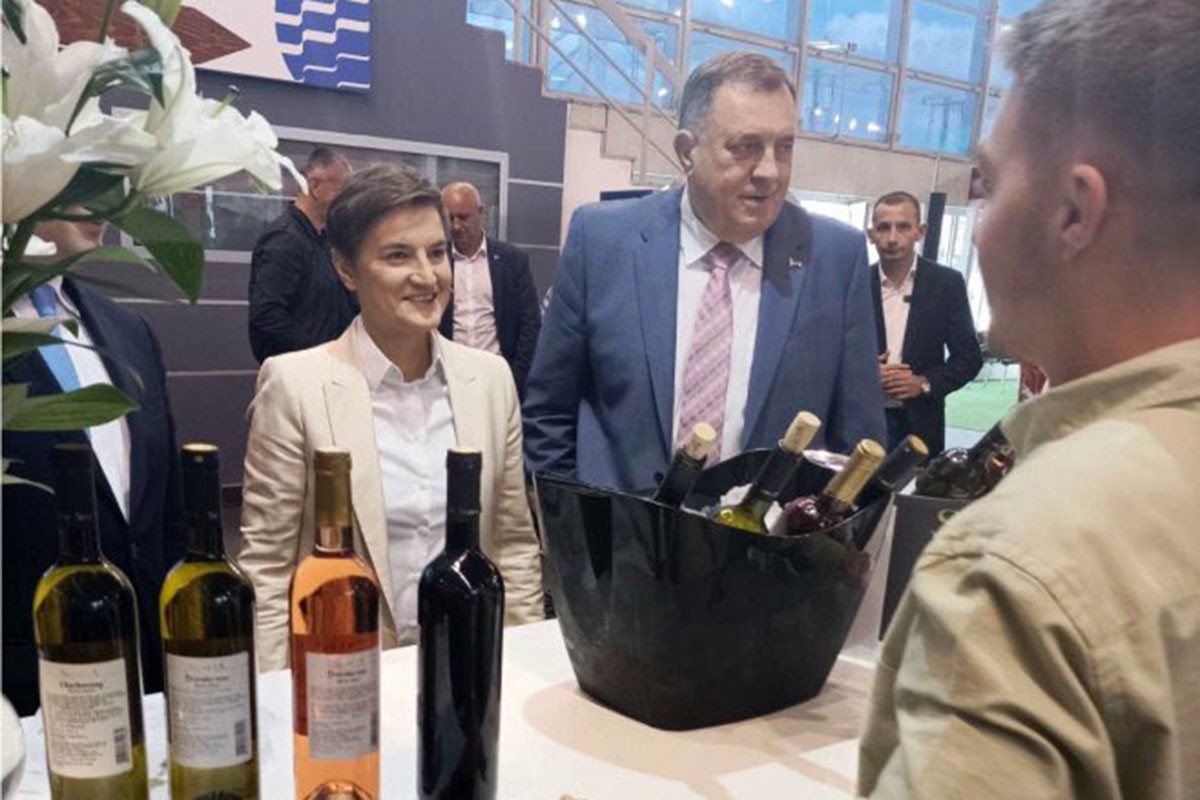 Brnabićeva i Dodik na sajmu vina