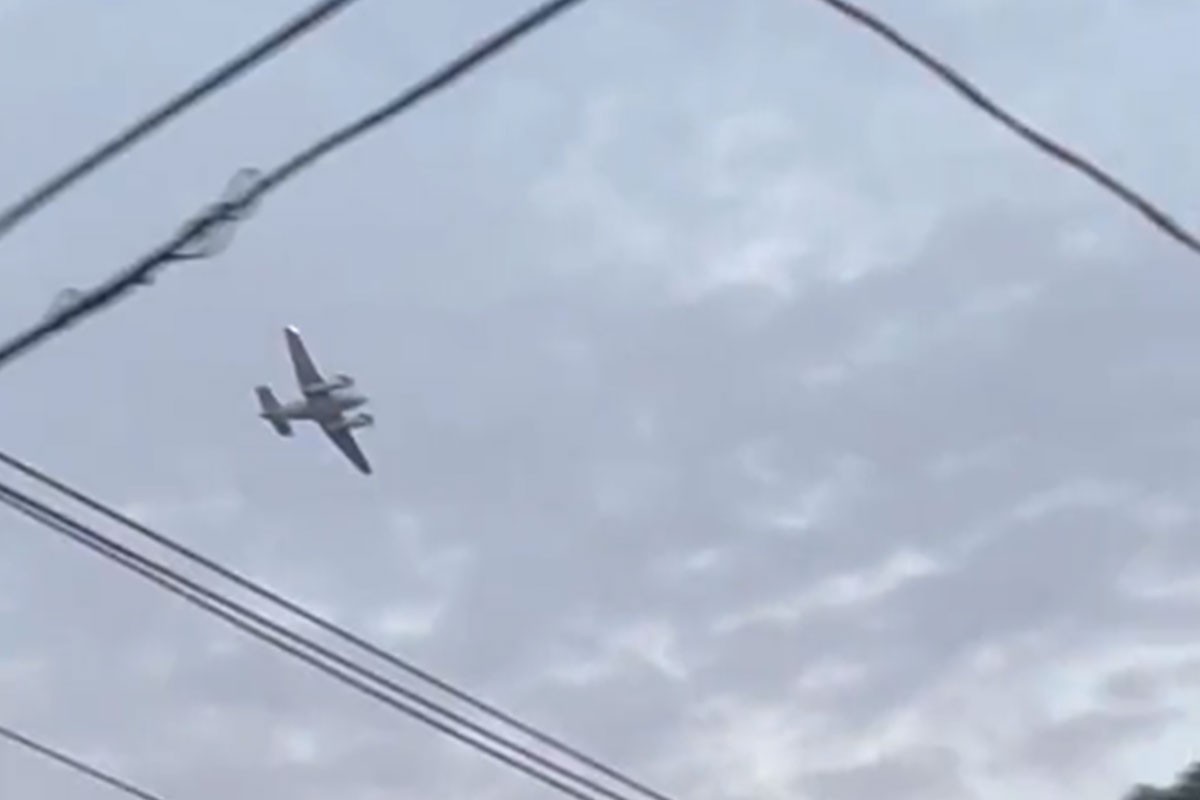 Otet avion u Americi, pilot prijeti da će srušiti supermarket