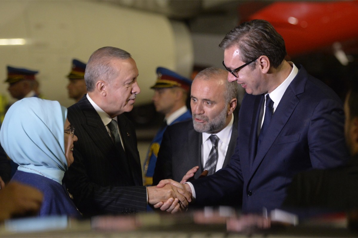 Erdoan stigao u Beograd, Vučić ga dočekao na aerodromu