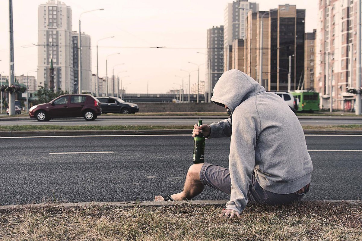Uhapšen pješak, hodao kolovozom sa 3,12 g/kg alkohola u organizmu