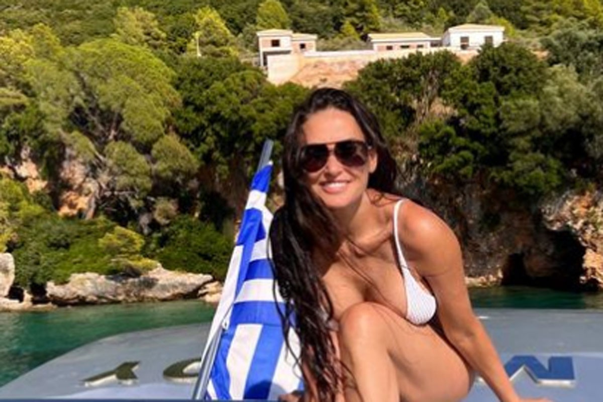 Demi Mur nagovijestila kraj ljeta u atraktivnim bikinijima