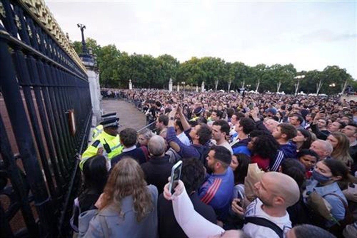 Šta će se dešavati u Britaniji do kraljičine sahrane i kada je ona predviđena