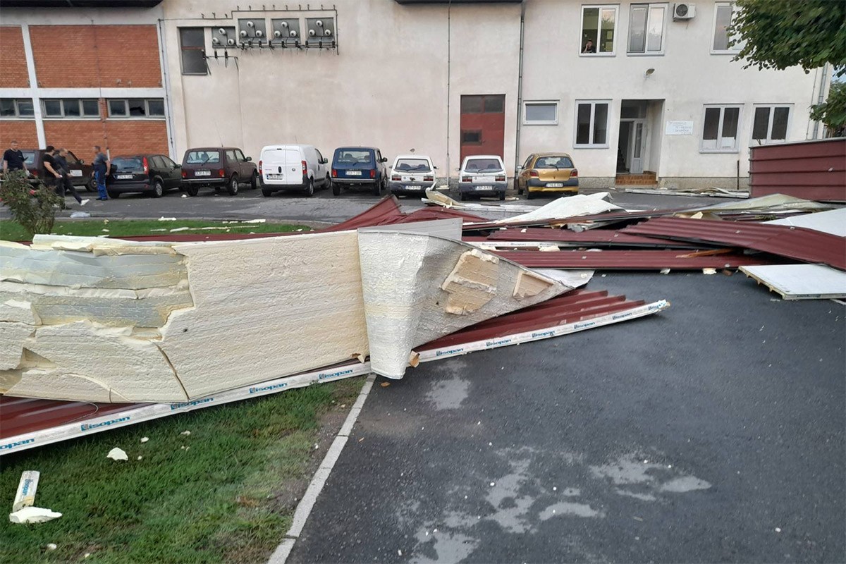 Olujno nevrijeme pogodilo Gradišku, sve službe na terenu