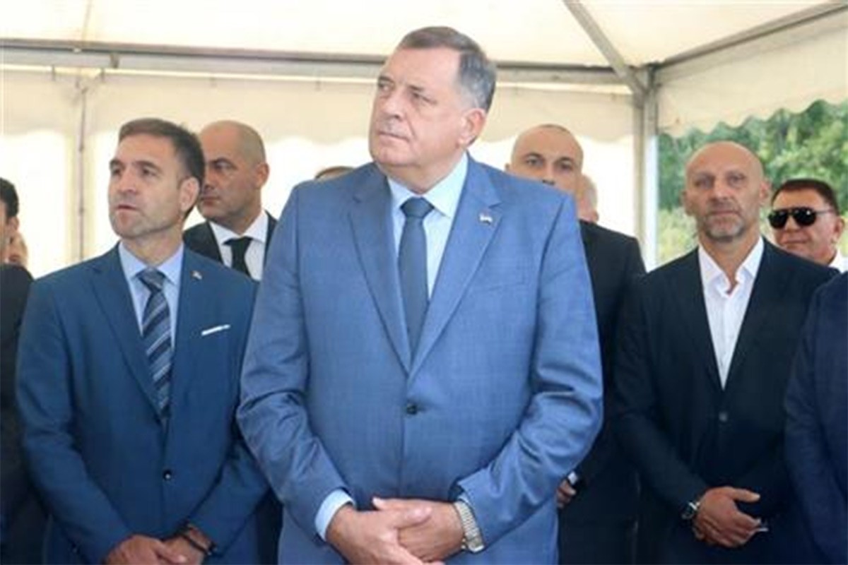 Dodik na liturgiji u Jasenovcu